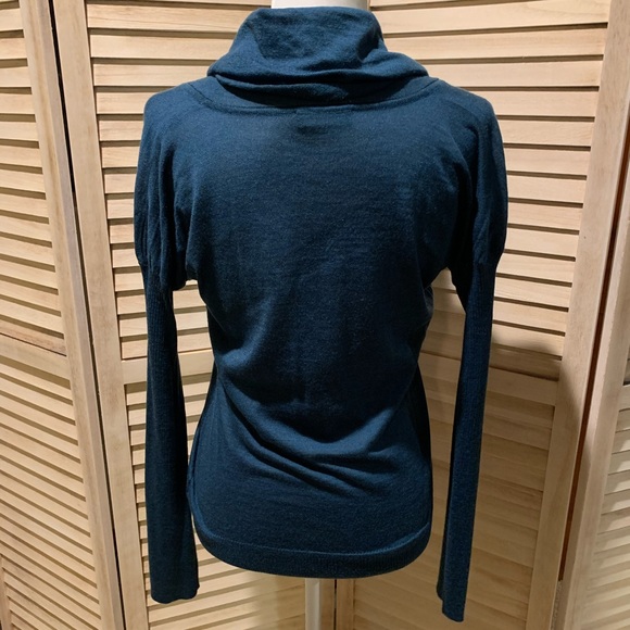 Sweater - Picture 3 of 4